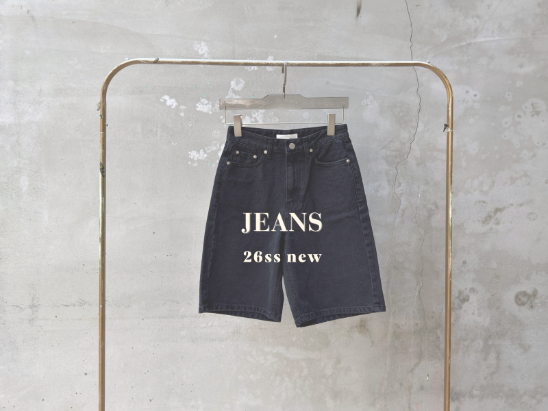 時髦牛仔短褲